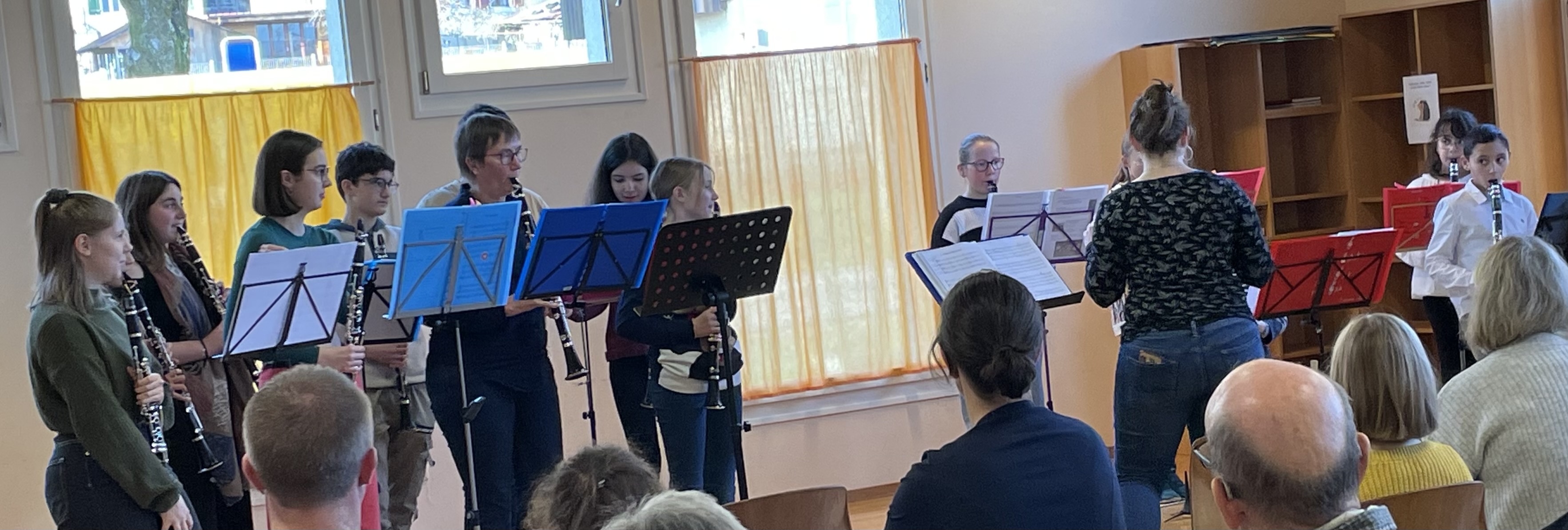 Un grand bravo à tous les élèves (Naoline, Lilia, Marion, manquent Quim et Aaron)  ainsi que les familles et amis qui ont chaleureusement joué le jeu !